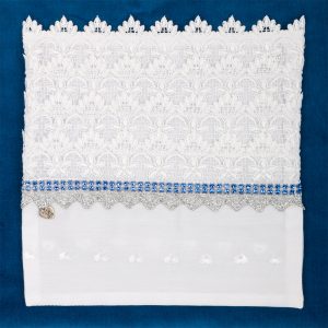 Highland Bib Guipure Lace with Royal accent