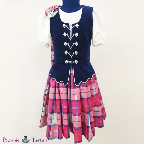Highland Blush Aboyne Outfit